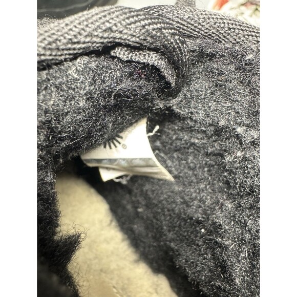 UGG Neumel 2 Black Ankle Chukka Shearling Lined Boots 1017320K Big Kids Size 4 - Picture 10 of 13